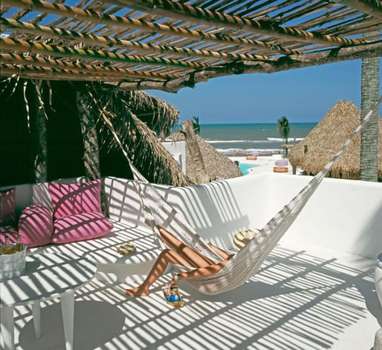 www.hotelazucar.com