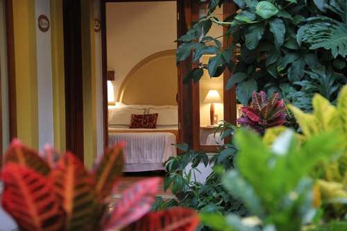 www.hotelcasavertiz.com