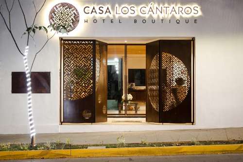 www.hotelcasaloscantaros.com