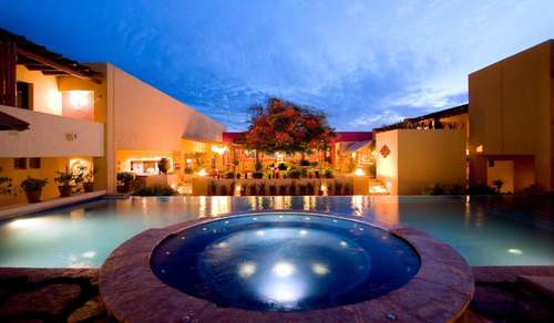 www.lospatioshotel.com