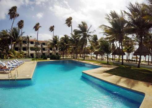 www.hotelakumalcaribe.com