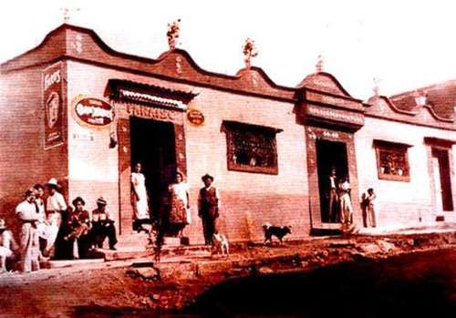 www.hotelazucenas.com