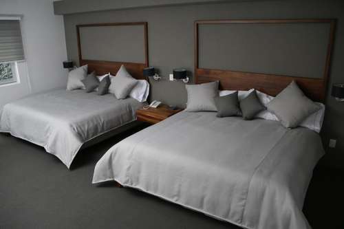 www.hotelcasaabadia.com