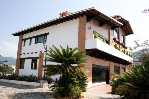 www.lacapilla.com.mx