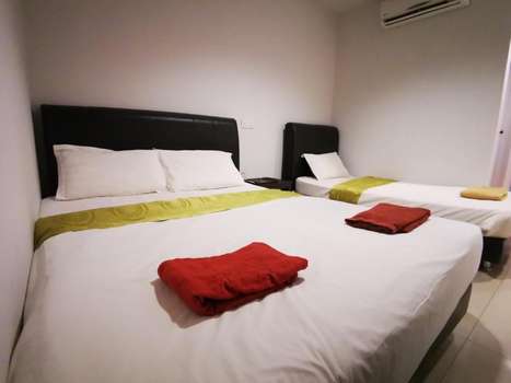www.clover-hotels.com