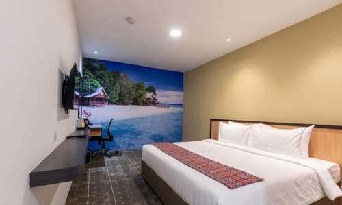 www.hotel7suria.com.my