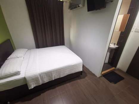www.redtomatohotel.com