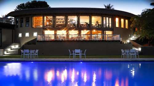 www.hotelaguianegra.com