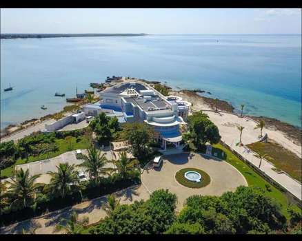 www.thehoteldonaana.com