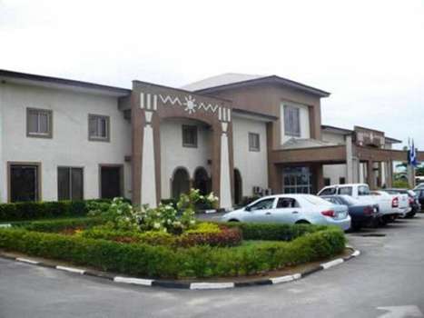 www.axarihotel.com