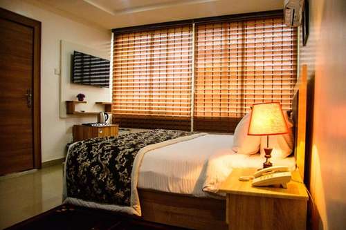 www.grandcapitalhotel.com.ng