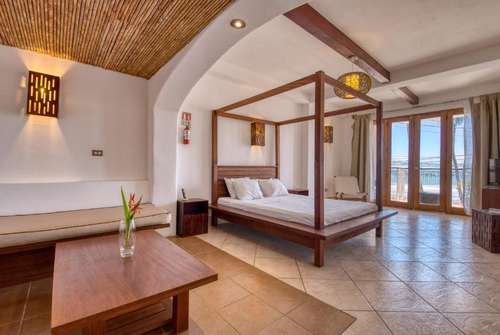 www.hotelalcazarnicaragua.com