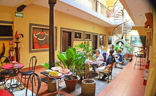 www.hotelbalcones.com