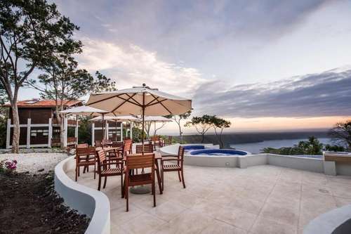 www.pacayalodge.com