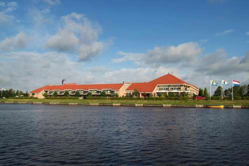 www.hotelemmeloord.nl