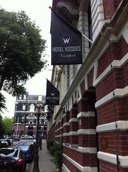 www.hotelvossiusvondelpark.com