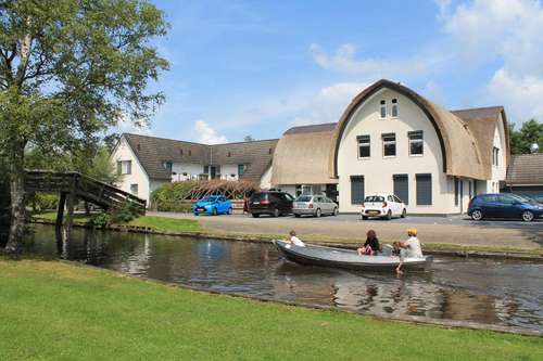 www.hotel-giethoorn.com