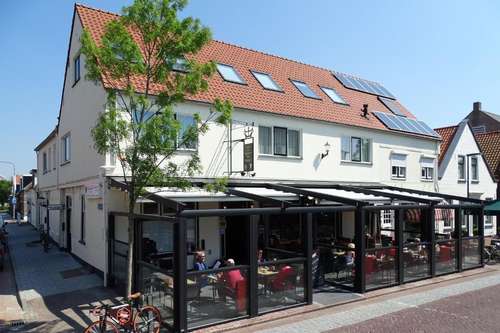 www.hoteldekroonzeeland.nl