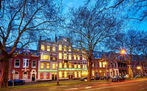 www.hotelvanwalsum.nl