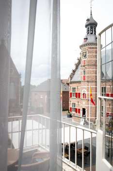www.hoteldekroon.com