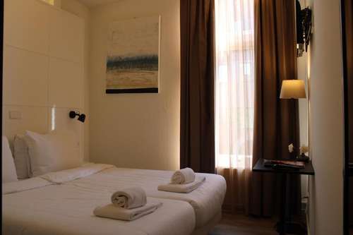 www.hotelraecks.nl