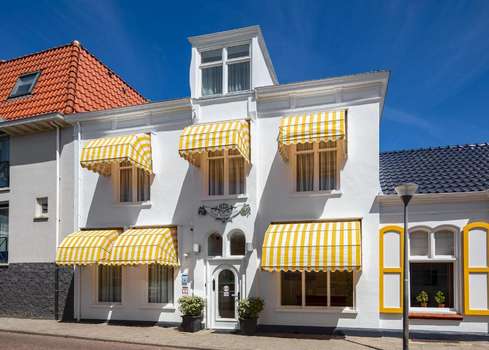www.hotelwilhelminadomburg.nl