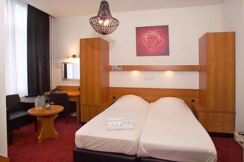 www.hotelnicolaaswitsen.nl