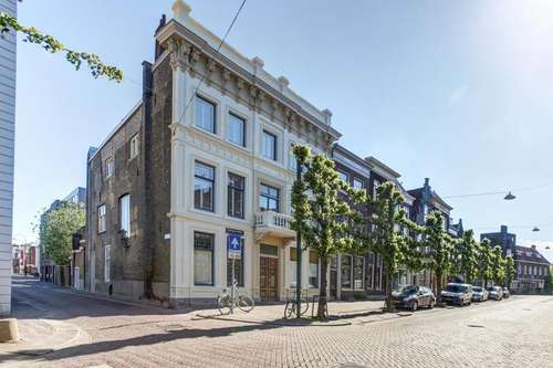 www.stadshotelsteegoversloot.nl