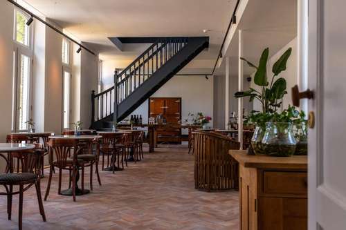 www.hotelhetweeshuis.nl