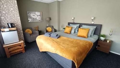 www.hotel-rozenburg.nl