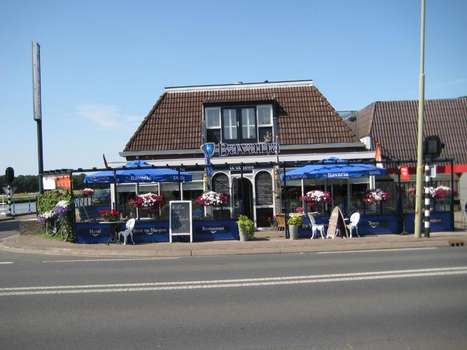 www.hoteldevriezerbrug.nl