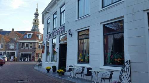 www.vanoppenhotel.nl