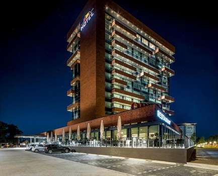 www.vandervalkhotelenschede.nl