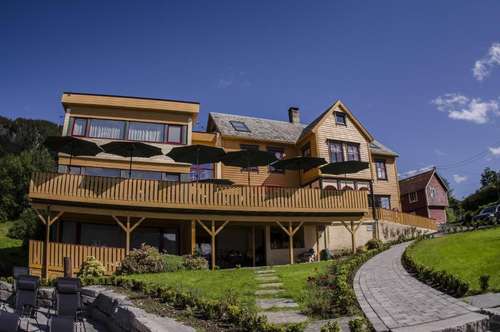 www.lavikfjordhotel.com