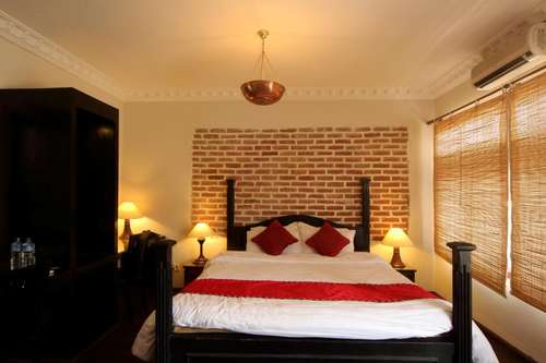www.hotelthorongpeak.com