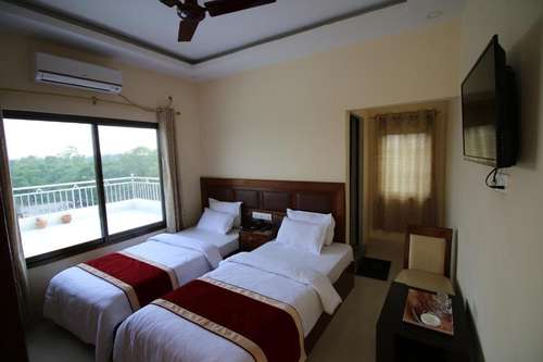 www.hotelsuramma.com