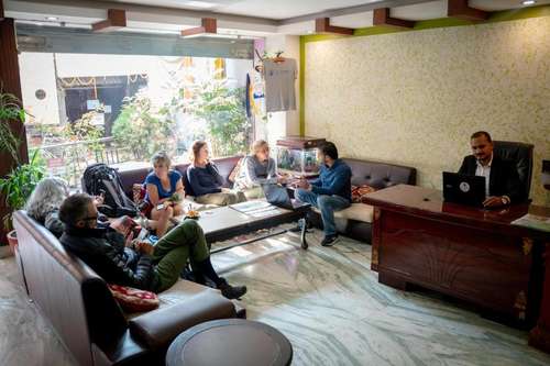 www.alpinehotelnepal.com