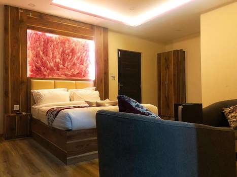 www.atticempirehotel.com