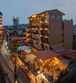 www.hotelmanang.com