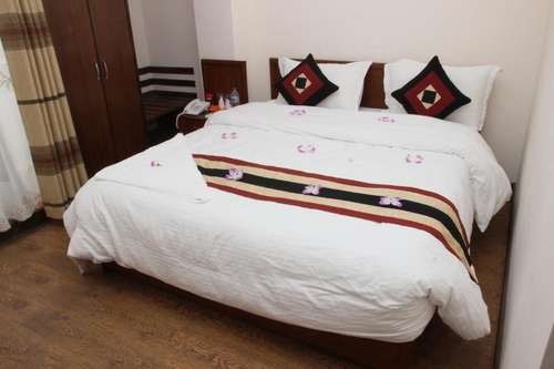 www.hoteleverestnepal.com