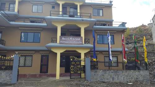 www.hotelgrandshambala.com