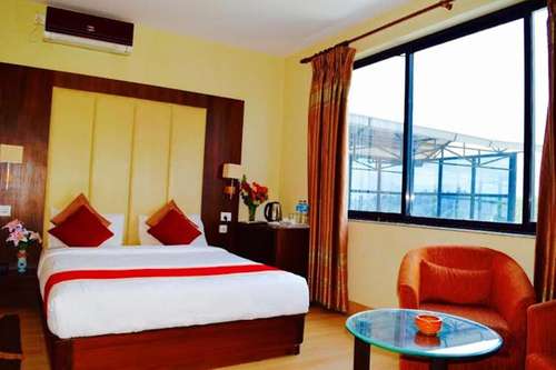 www.hotelregalairport.com