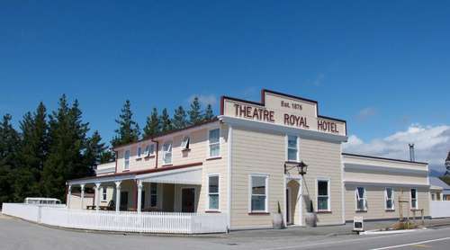 www.theatreroyalhotel.co.nz