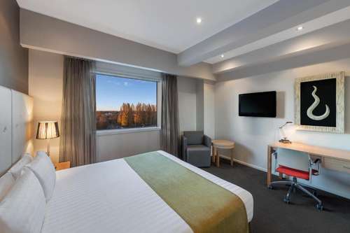 www.rendezvoushotels.com