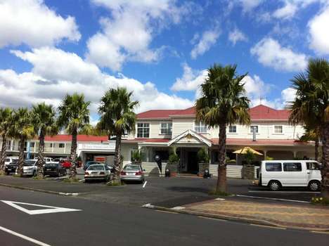 www.tuakauhotel.co.nz