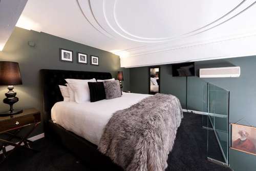 www.hoteldurville.co.nz