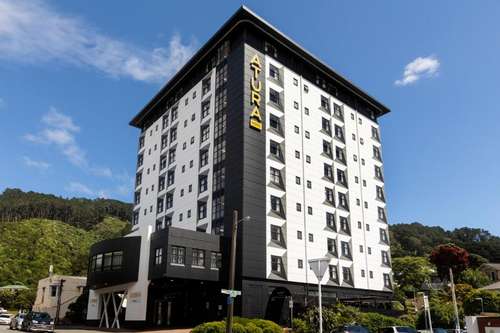 www.aturahotels.com