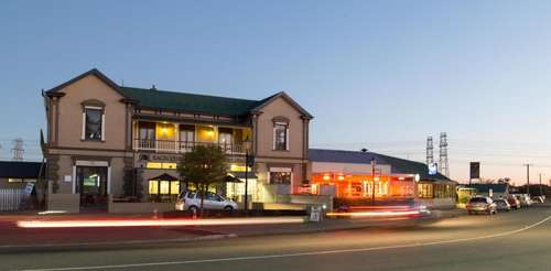 www.racecoursehotel.co.nz