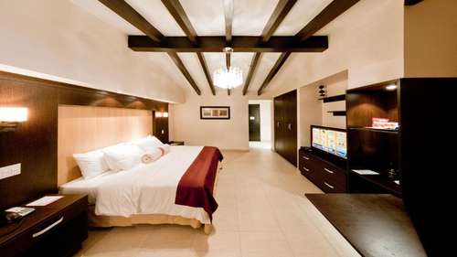www.thebeachhousepanama.net