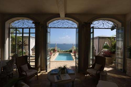 www.villacaprichosa.com